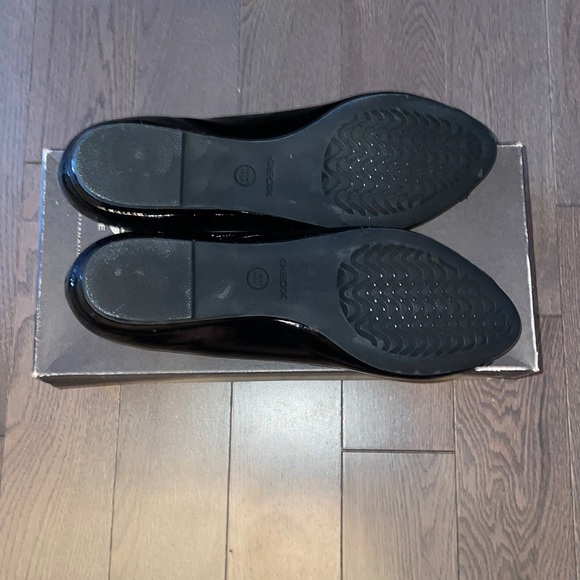 Black Geox Respira Flats - Picture 2 of 3